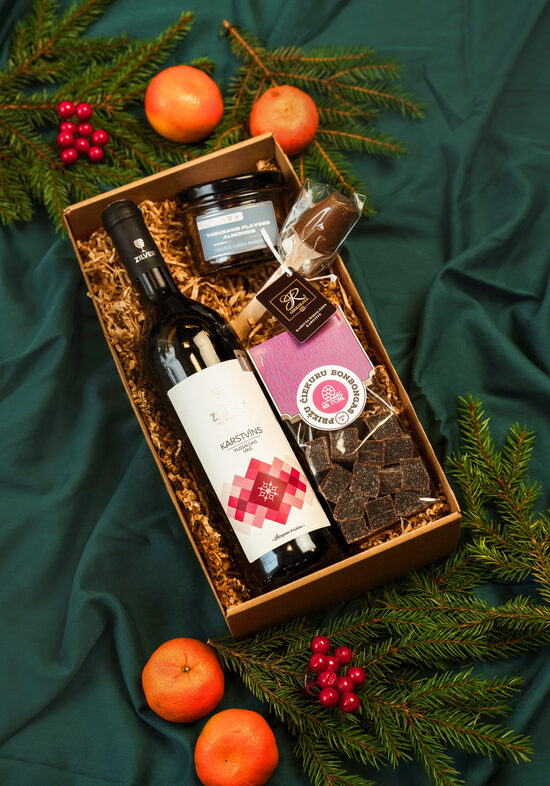 AUKSTIEM ZIEMAS VAKARIEM